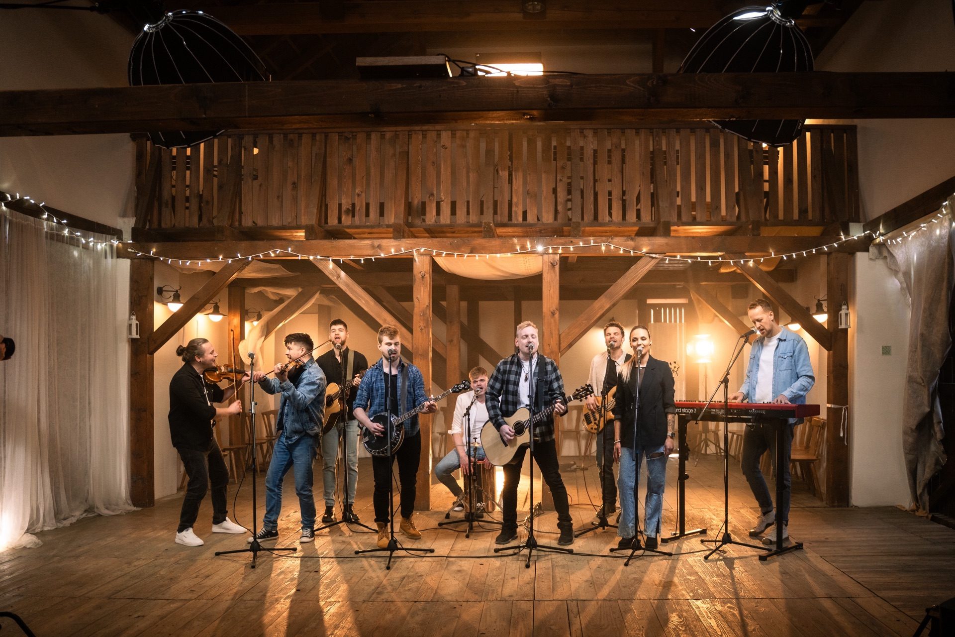 Hospodský Bordel na pódiu